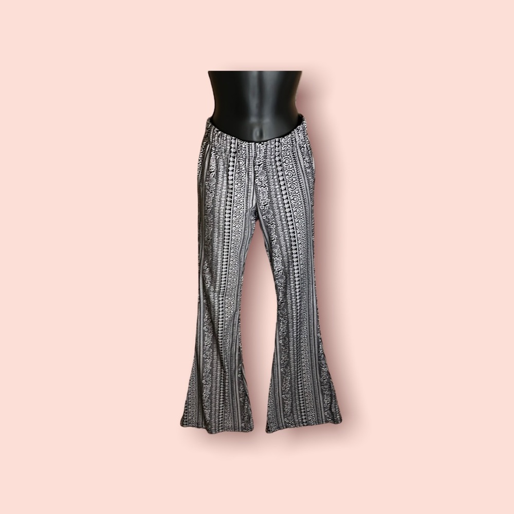 (2 pair) No Boundaries Soft flare leg pants. 2 designs. Size S/Ch (3-5) - Picture 2 of 4